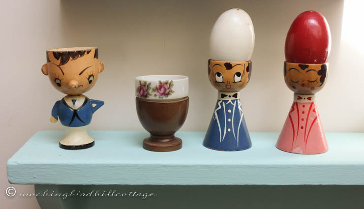 3-26 egg cups fig wooden