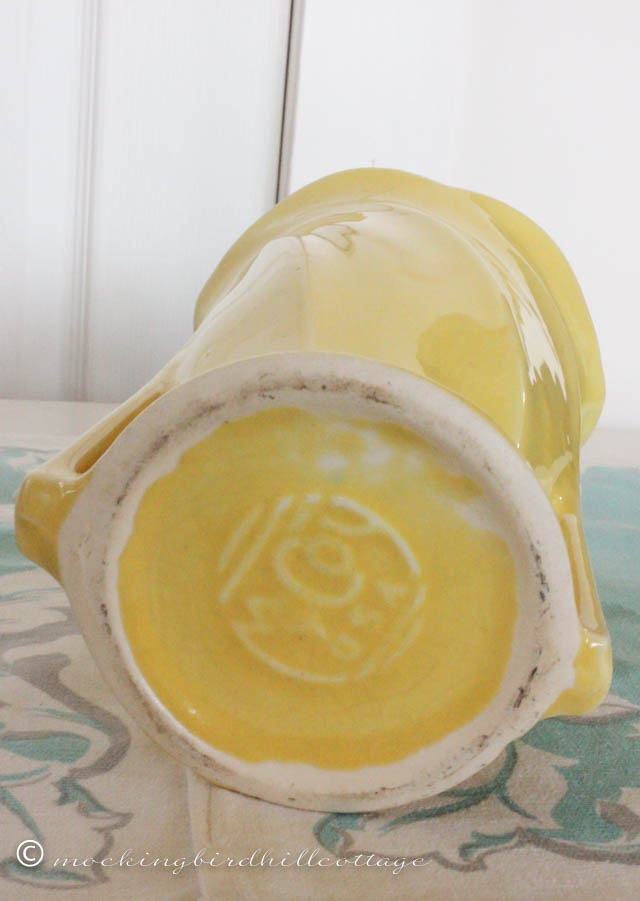 4-22 yellow vase mark