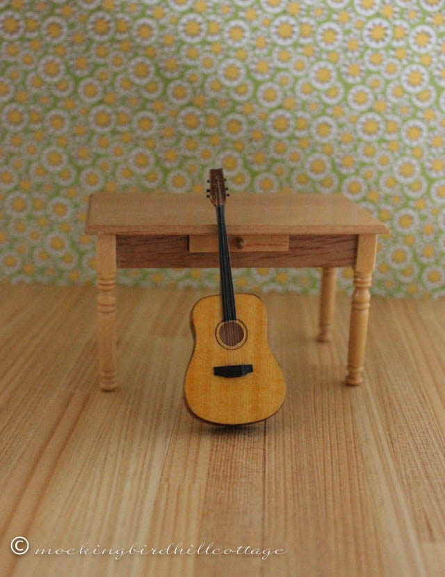 10-3 mini guitar