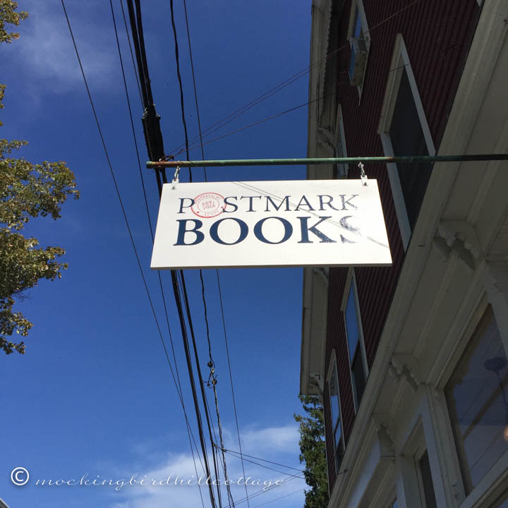 9-6 bookstoresign