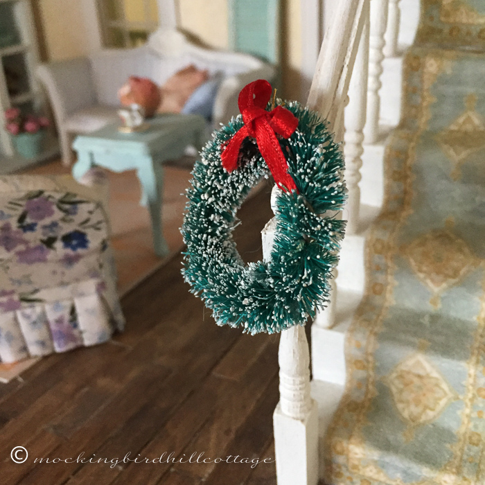 11-28-minilivingroomwreath